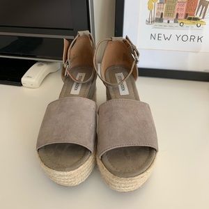 Steve Madden platform sandals